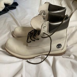 Grey timberland classic boot